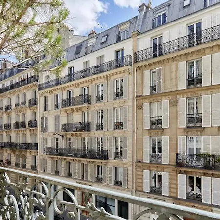 Apartament Luxueux 4 Bd, Parc Monceau Paryż