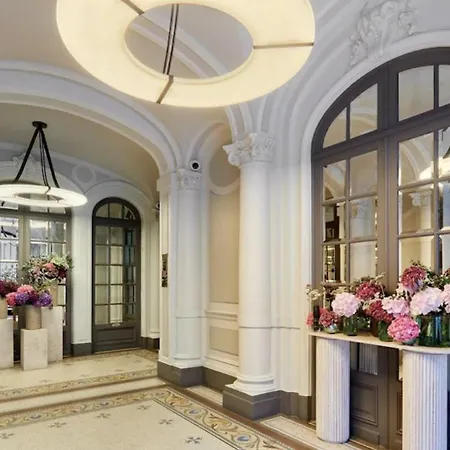 Apartament Luxueux 4 Bd, Parc Monceau Paryż