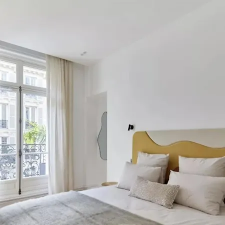 Apartament Luxueux 4 Bd, Parc Monceau *